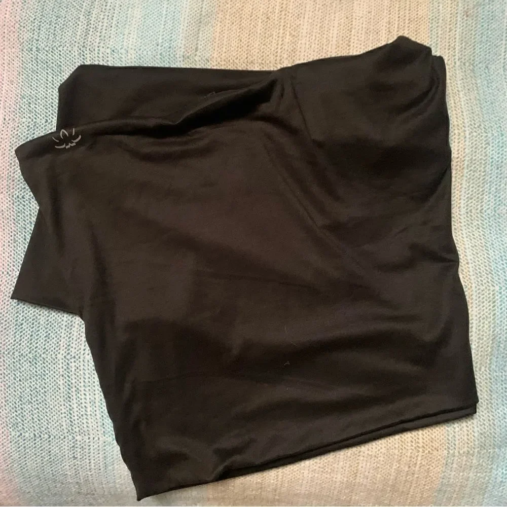 Beyond Yoga Infinity Scarf With Pocket